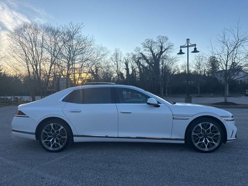 Used 2025 Genesis G90 3.5T image 10