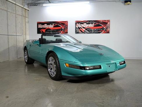 Used 1991 Chevrolet Corvette Convertible image 2