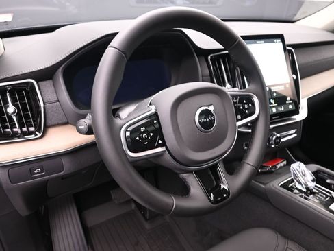 New 2026 Volvo XC90 B6 Plus w/ Protection Package Premier image 12