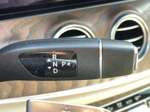 Used 2023 Mercedes-Benz E 350 Sedan image 28