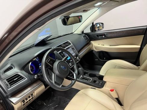 Used 2019 Subaru Outback 3.6R Limited AWD/4WD image 18