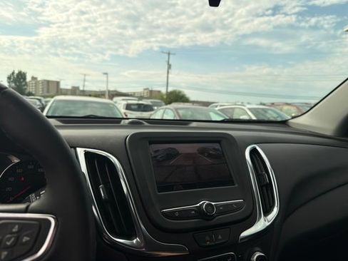 Used 2024 Chevrolet Equinox LT AWD/4WD image 16