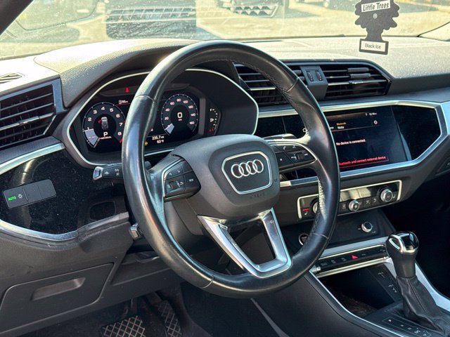Used 2021 Audi Q3 2.0T Premium w/ Convenience Package AWD/4WD image 17
