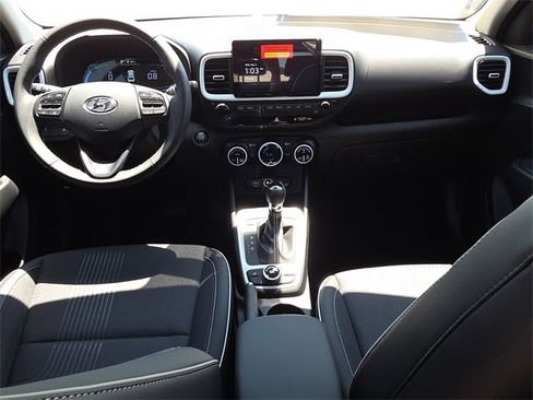 New 2025 Hyundai Venue Limited image 10