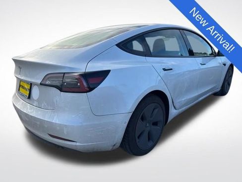 Used 2021 Tesla Model 3 Standard Range Plus image 7