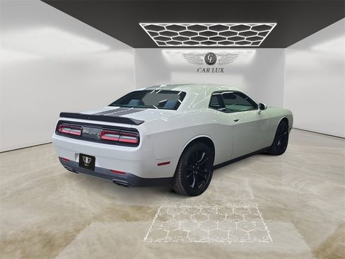 Used 2016 Dodge Challenger R/T w/ Driver Convenience Group image 5