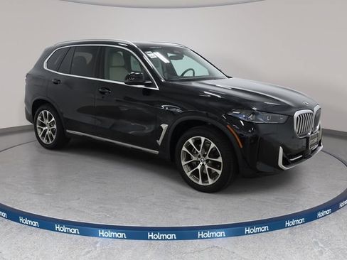 Used 2024 BMW X5 xDrive40i w/ Premium Package AWD/4WD image 3