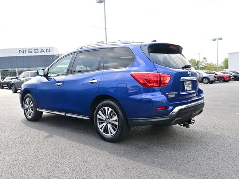 Used 2020 Nissan Pathfinder SV image 6