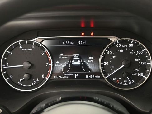 Used 2023 Nissan Rogue SV image 17