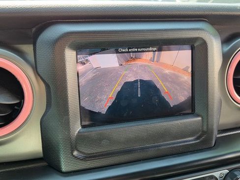 Used 2018 Jeep Wrangler Unlimited Sport S image 22