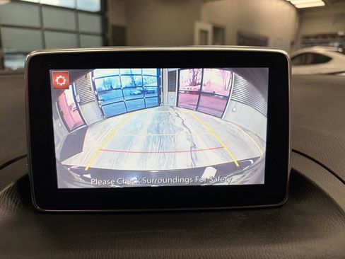 Used 2015 MAZDA MAZDA3 i Touring w/ Technology Package FWD image 16