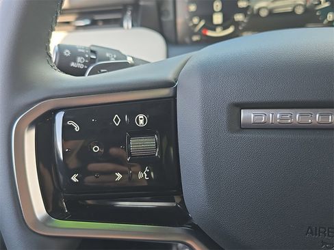 Certified 2025 Land Rover Discovery Sport Dynamic SE image 17