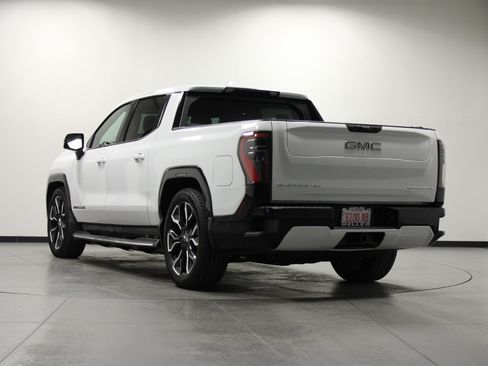 Used 2025 GMC Sierra EV Denali AWD/4WD image 6
