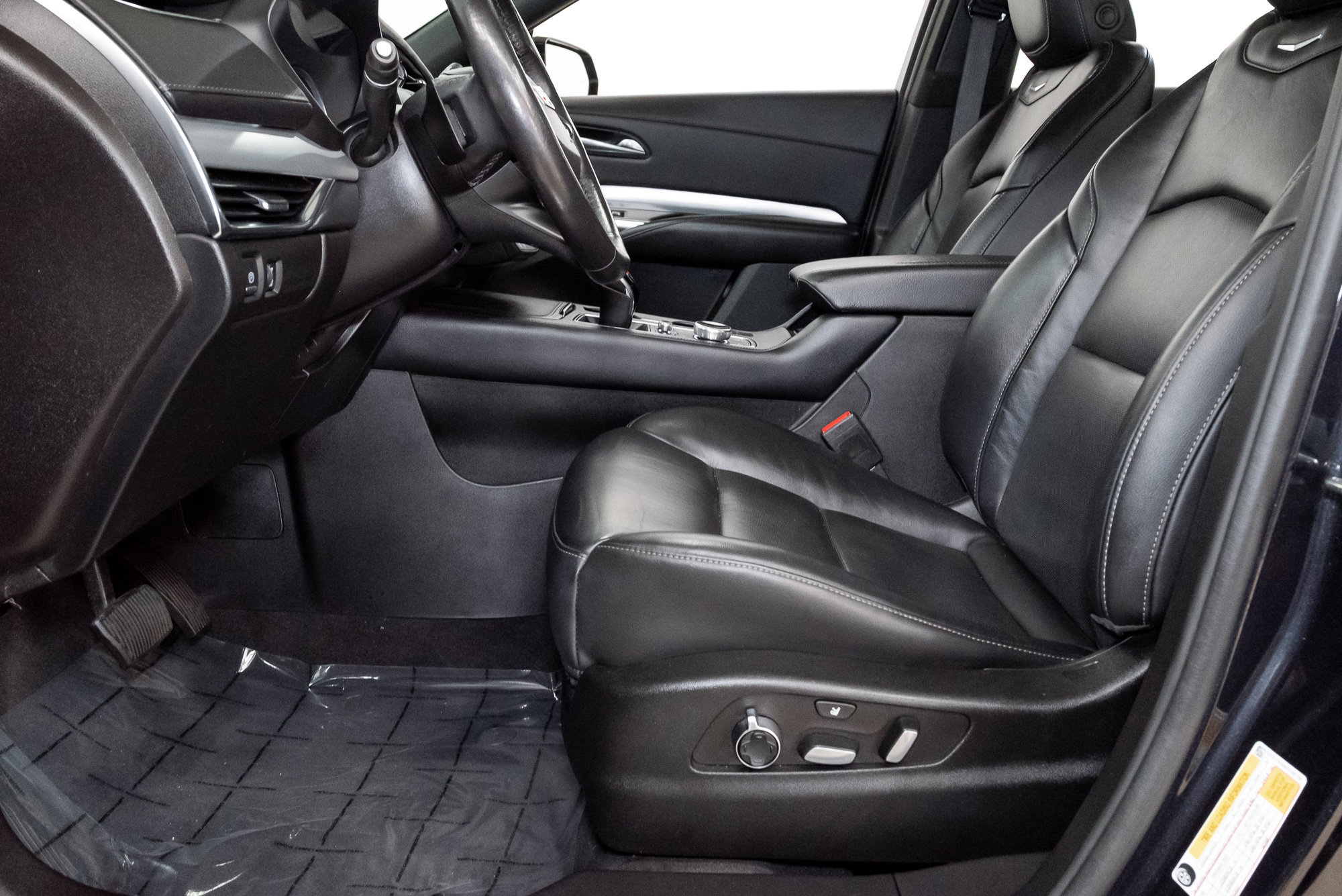 Used 2023 Cadillac XT4 Premium Luxury FWD image 14
