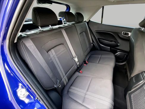 Used 2022 Hyundai Venue SEL FWD image 19