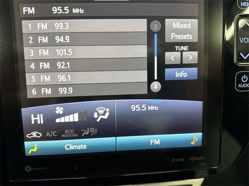 Used 2018 Toyota Prius Four image 16