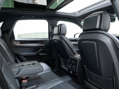 New 2026 Porsche Cayenne image 26