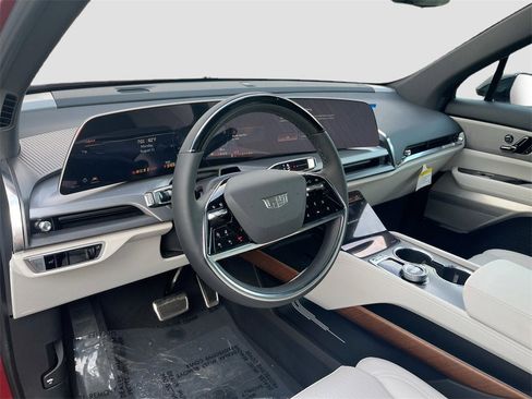 New 2026 Cadillac Vistiq Luxury w/ LPO, Floor Liner Package image 9