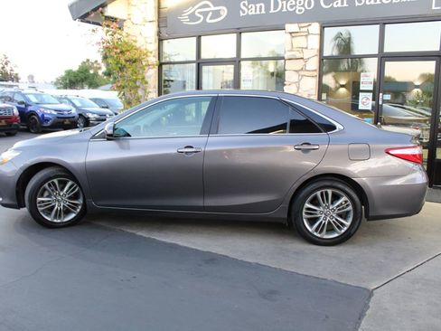 Used 2016 Toyota Camry SE FWD image 2