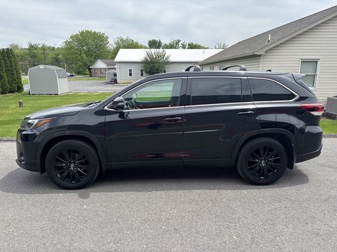Used 2019 Toyota Highlander SE AWD/4WD image 8