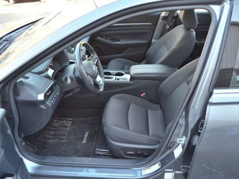 Used 2020 Nissan Altima 2.5 SV image 18