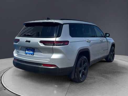Used 2023 Jeep Grand Cherokee L Laredo AWD/4WD image 5
