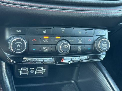 Used 2025 Dodge Durango GT AWD/4WD image 22