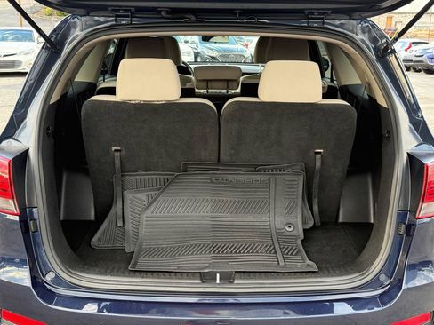 Used 2019 Kia Sorento FWD image 47