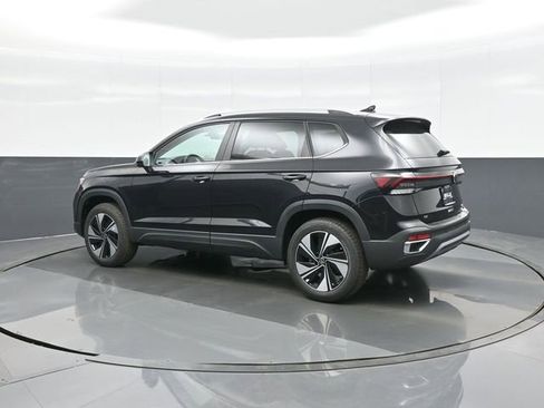 New 2026 Volkswagen Taos SE AWD/4WD image 5