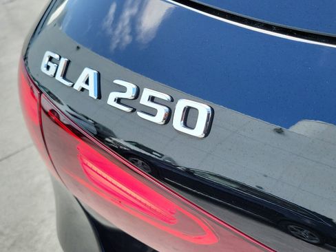 Certified 2025 Mercedes-Benz GLA 250 image 7