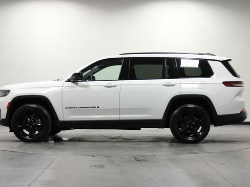 Used 2023 Jeep Grand Cherokee L Laredo image 7