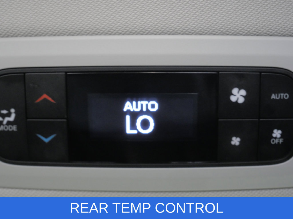 Used 2023 Chrysler Pacifica Touring-L FWD image 25