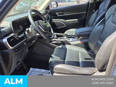 Used 2025 Kia Telluride S FWD image 5
