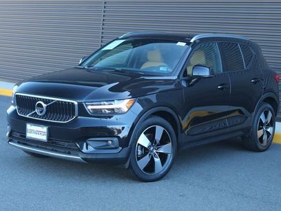 Used 2020 Volvo XC40 T5 Momentum w/ Protection Package Premier