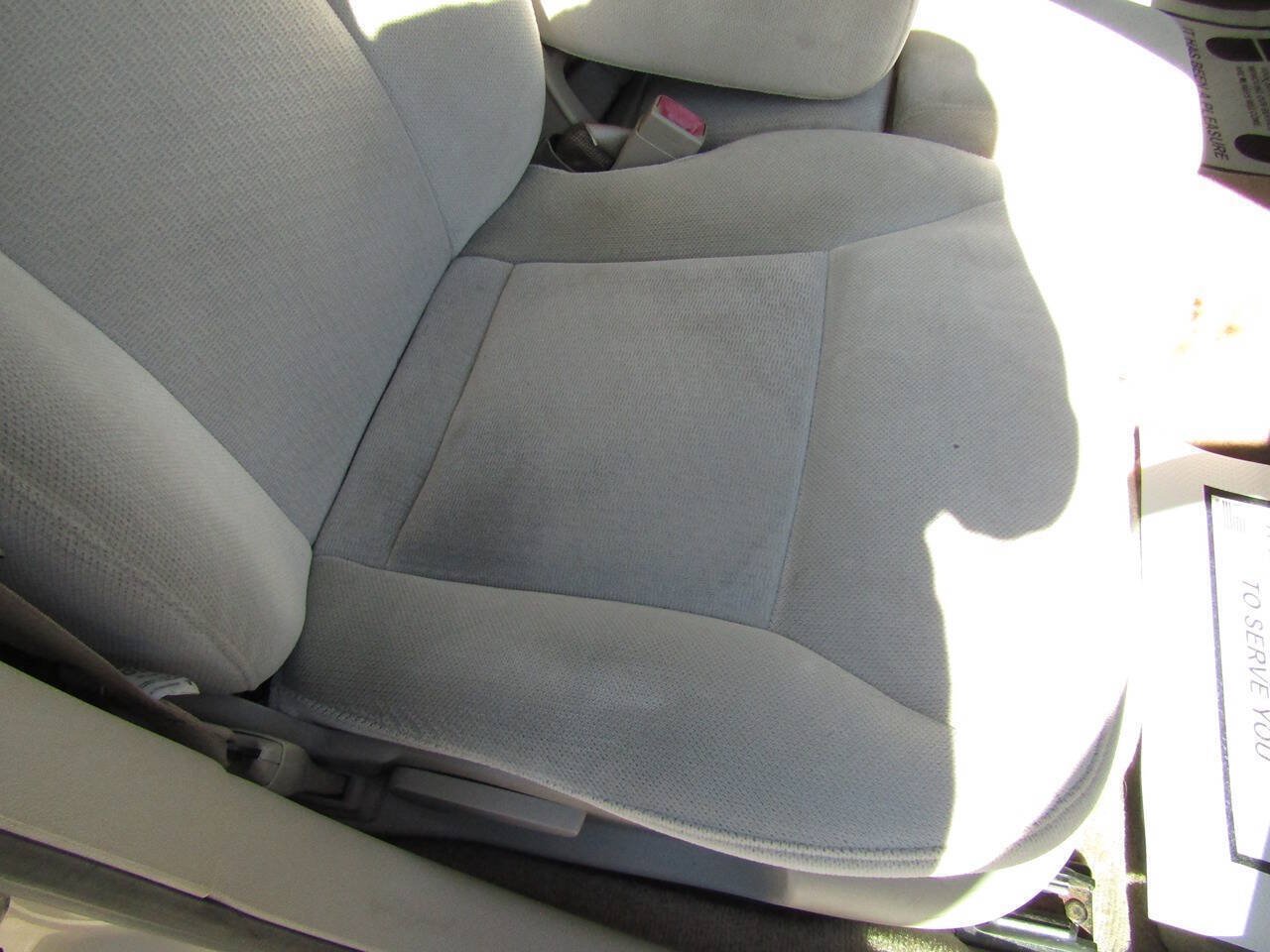 Used 2011 Chevrolet Impala LT FWD image 14