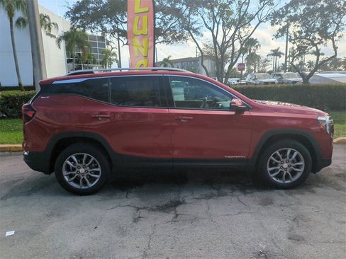 Used 2022 GMC Terrain SLT image 4