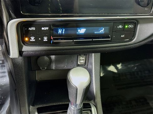 Used 2019 Toyota Corolla LE image 7