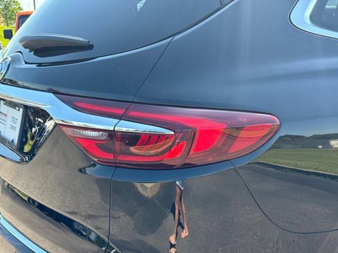 Used 2021 Buick Enclave Essence FWD image 15