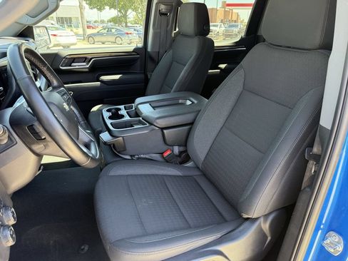 Used 2025 Chevrolet Silverado 1500 LT AWD/4WD image 23