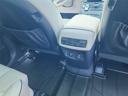 Used 2024 Hyundai Palisade Limited FWD image 23
