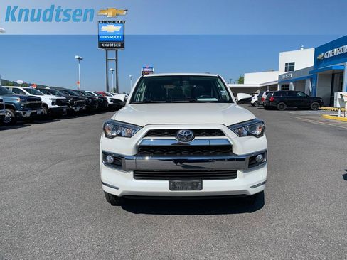 Used 2018 Toyota 4Runner Limited w/ Four Season Floor Mat Package AWD/4WD image 2