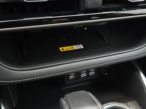 Used 2023 Toyota Highlander Limited image 21