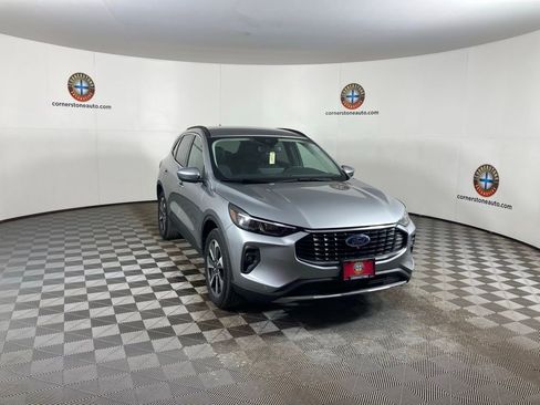 Used 2024 Ford Escape Platinum image 18