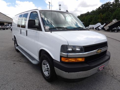 Used 2020 Chevrolet Express 2500 w/ Driver Convenience Package image 11