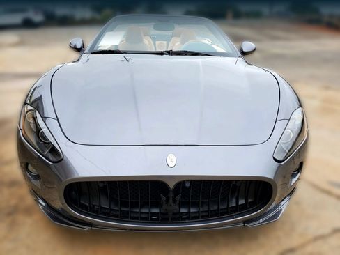Used 2011 Maserati GranTurismo Convertible RWD image 32
