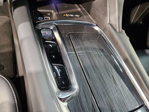 Used 2024 Buick Enclave Premium image 33