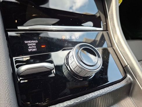 New 2025 Jeep Grand Cherokee Limited w/ Black Appearance Package image 12