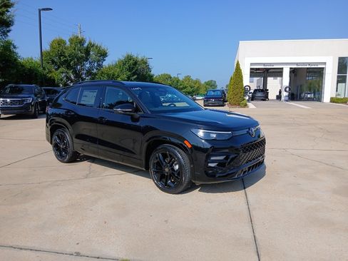 New 2026 Volkswagen Tiguan SE R-Line FWD image 1