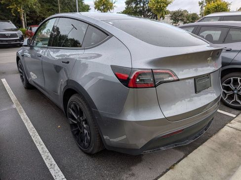 Used 2025 Tesla Model Y Long Range RWD image 4