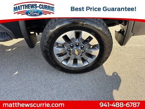 Used 2023 Chevrolet Silverado 2500 Custom w/ Custom Value Package image 16